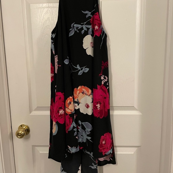 NEW Floral high low swing dress. Size Medium. - Picture 6 of 9